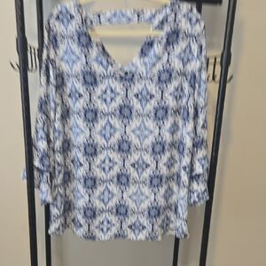 New Directions Blue and White Floral Blouse Flowy Sleeves